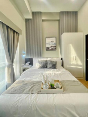 * *8 Luxurious Studio Apartment